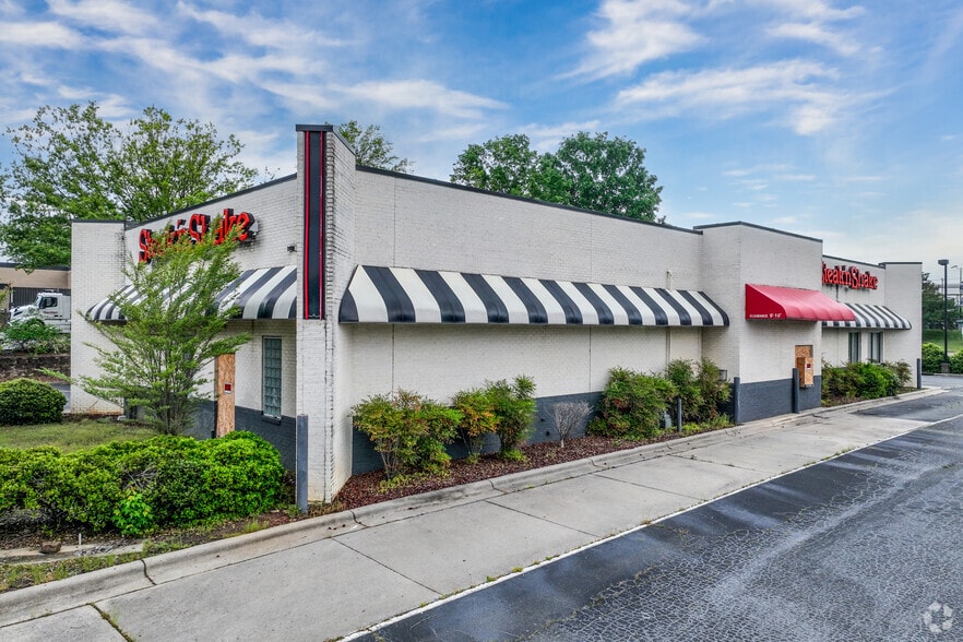 More Photos Of 4684 N Patterson Ave, Winston-Salem Restaurant For Sale