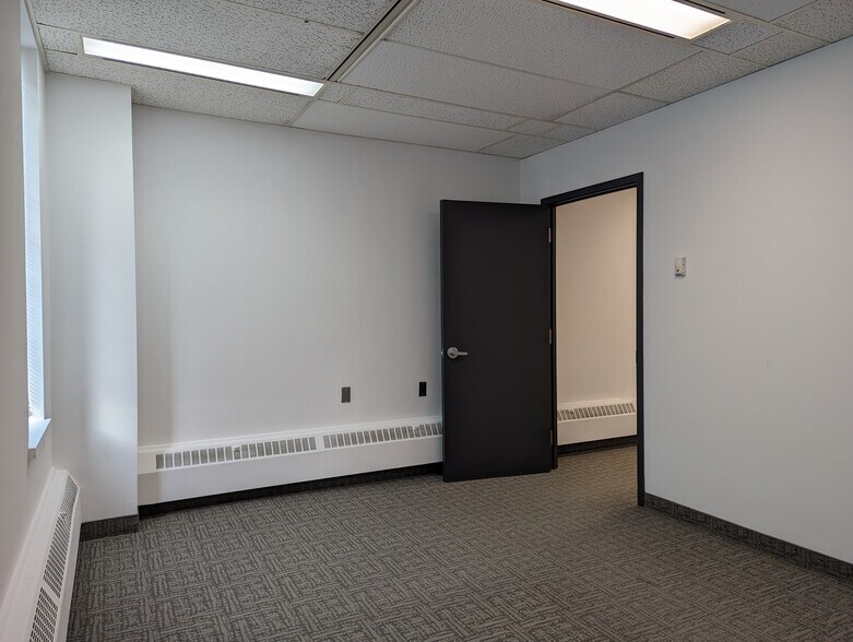 More Photos Of 1150 Morrison Dr, Ottawa Office For Lease