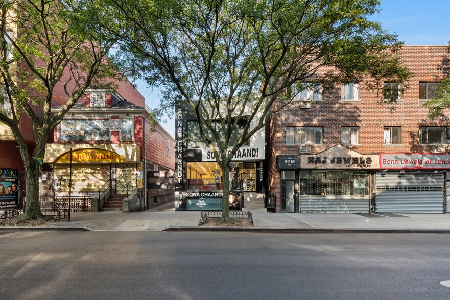 More Photos Of 3714 74th St, Jackson Heights General Retail For Sale