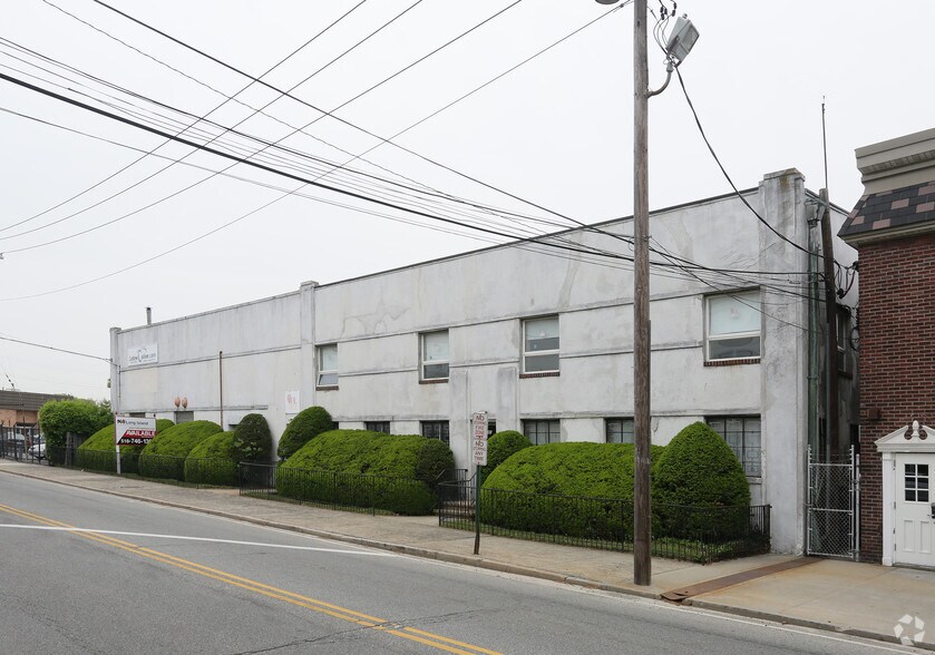 More Photos Of 91-101 Horton Ave, Lynbrook Warehouse For Lease