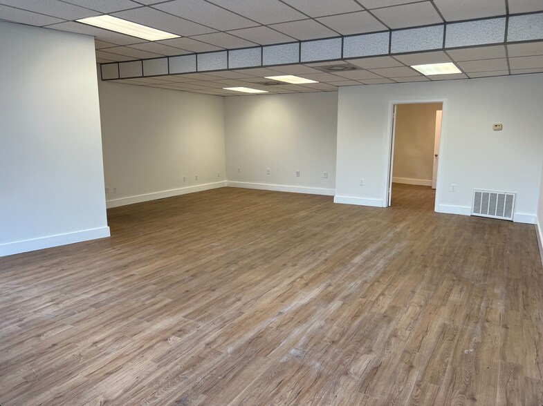 More Photos Of 2100 Cheshire Bridge Rd NE, Atlanta Unknown For Lease