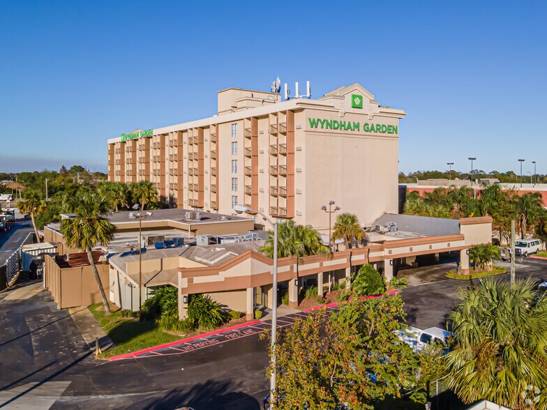 Primary Photo Of 6401 Veterans Memorial Blvd, Metairie Hotel For Sale