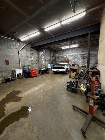 More Photos Of 27935 Three Notch Rd, Mechanicsville Freestanding For Sale