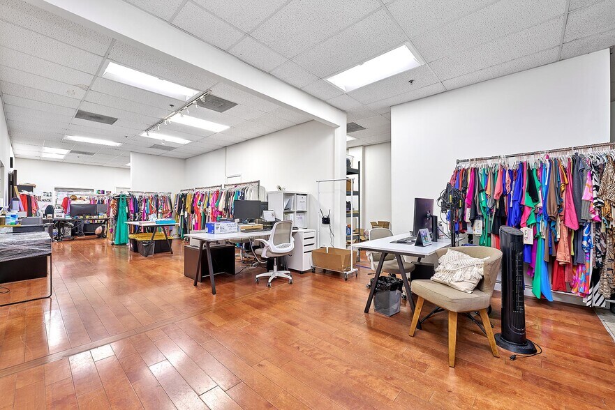 More Photos Of 3900-3912 S Broadway Pl, Los Angeles Manufacturing For Sale