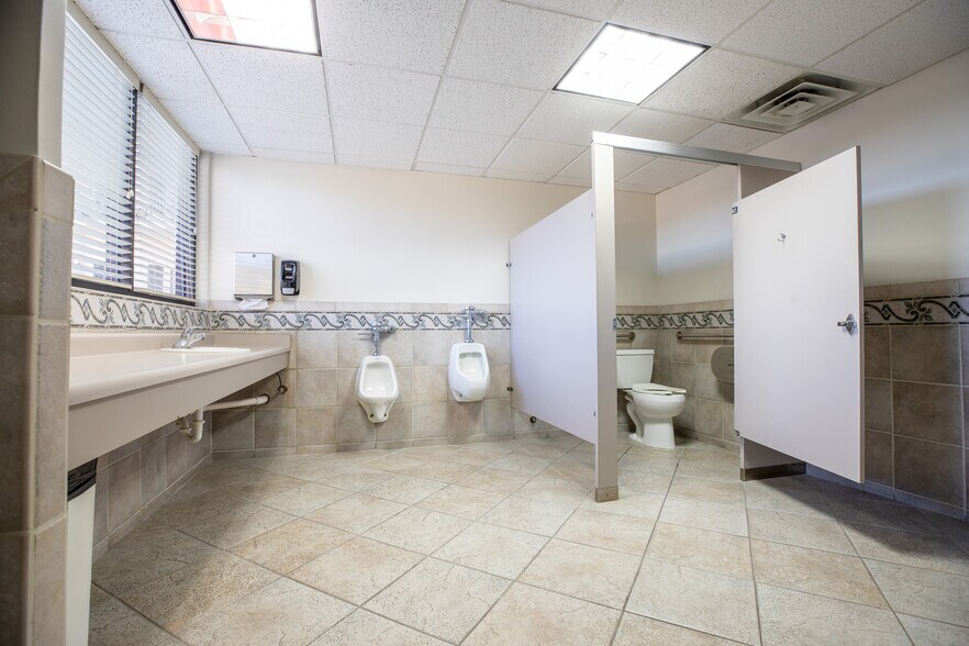 More Photos Of 214-224 Dwyer Ave, San Antonio Office Residential For Sale