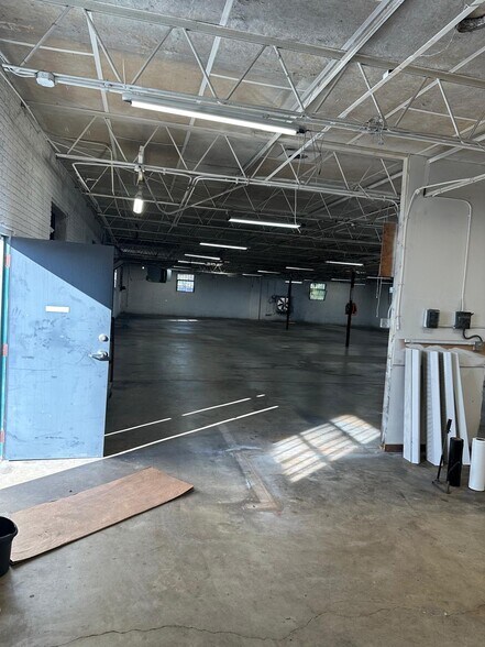 More Photos Of 4868 Victor St, Jacksonville Manufacturing For Sale