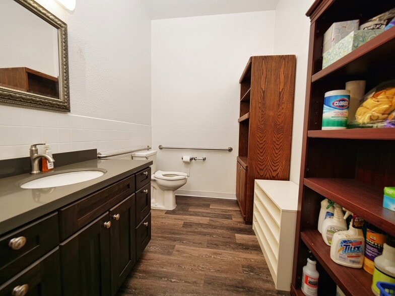 More Photos Of 1927-1929 Taraval St, San Francisco Apartments For Lease