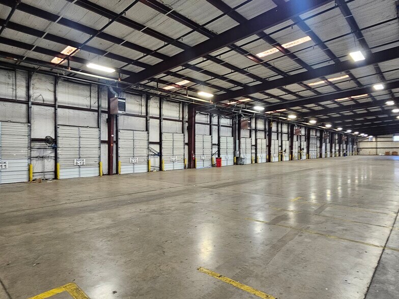 More Photos Of 2938 Brown Rd, Marshall Distribution For Sale