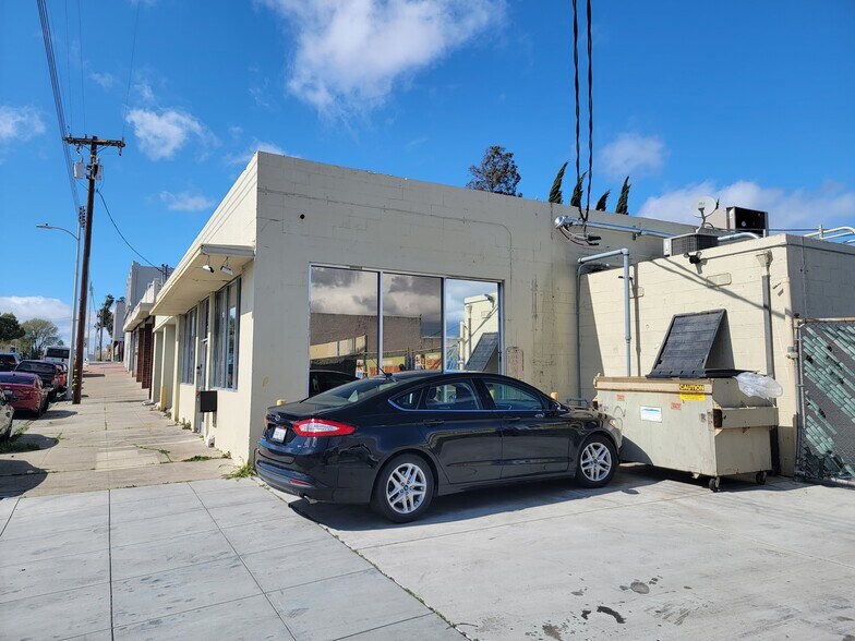 Primary Photo Of 415 E 10th St, Pittsburg Warehouse For Sale