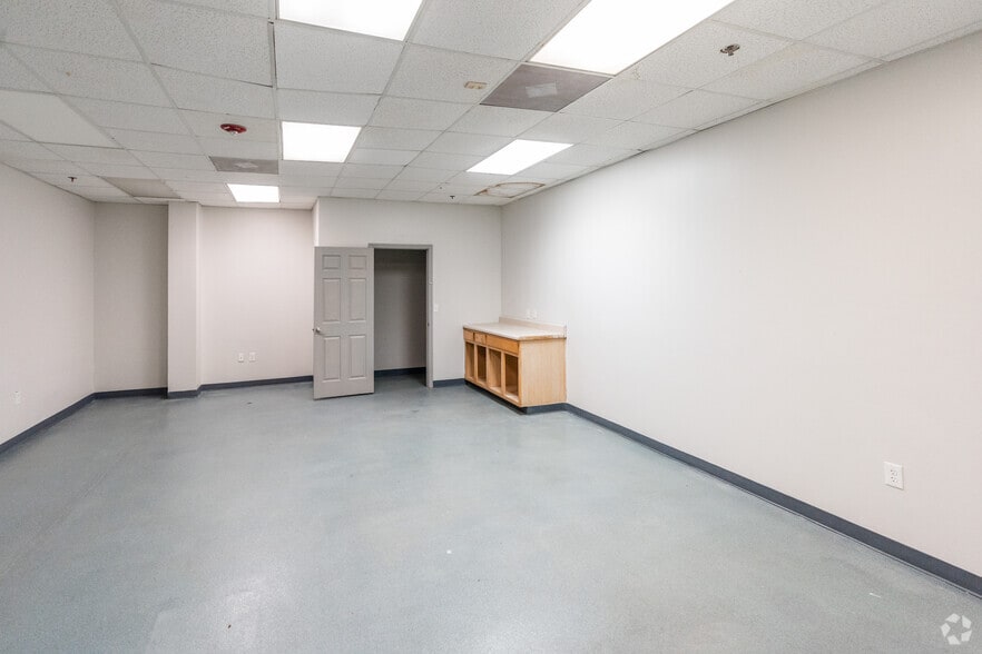 More Photos Of 3211 Bramer Dr, Raleigh Showroom For Sale