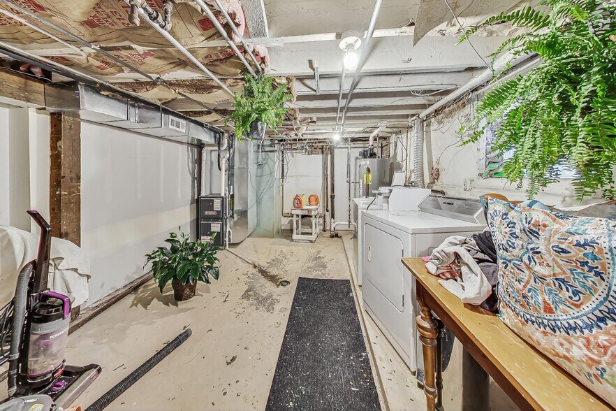 More Photos Of 3412 N Janssen Ave, Chicago Multifamily For Sale