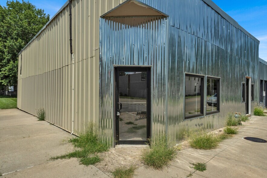 More Photos Of 1700 NE Seward Ave, Topeka Office For Sale