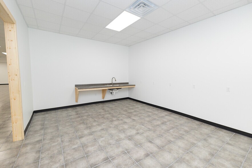 More Photos Of 2234 S Oliver St, Wichita Freestanding For Sale