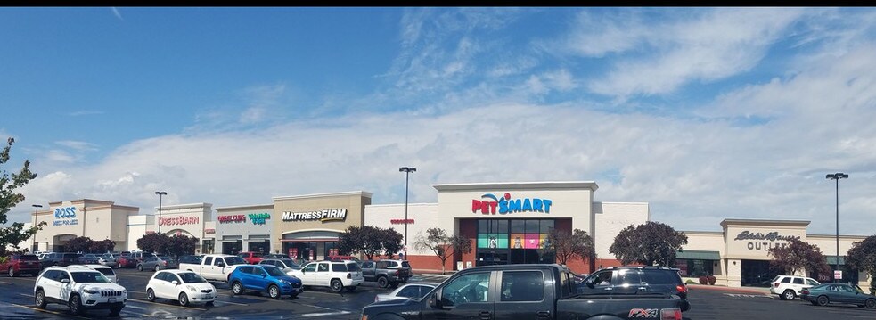 More Photos Of 15533-15607 E Broadway Ave, Veradale Unknown For Lease