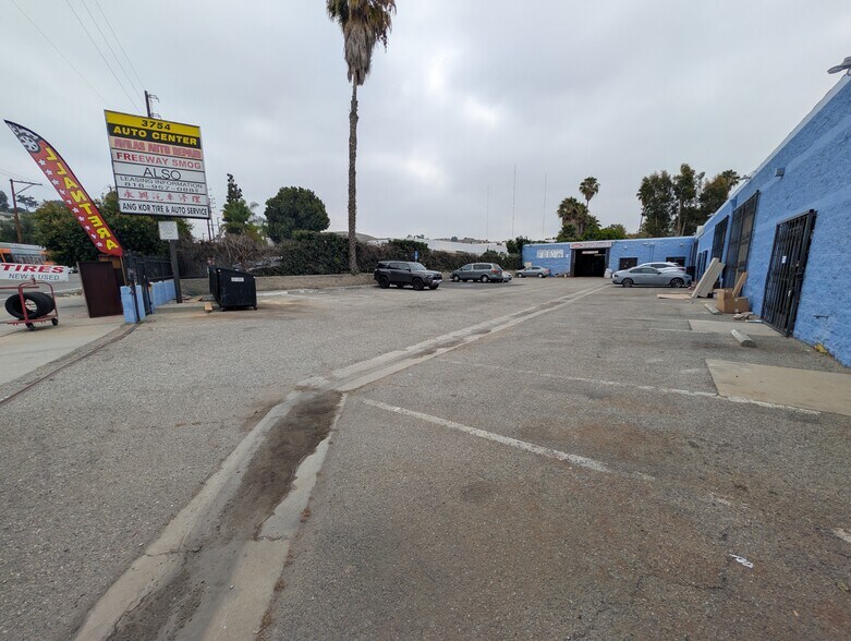 Primary Photo Of 3754 N Mission Rd, Los Angeles Manufacturing For Lease