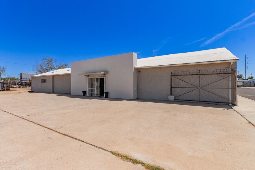 Primary Photo Of 5850 W Market St, Glendale Service For Sale