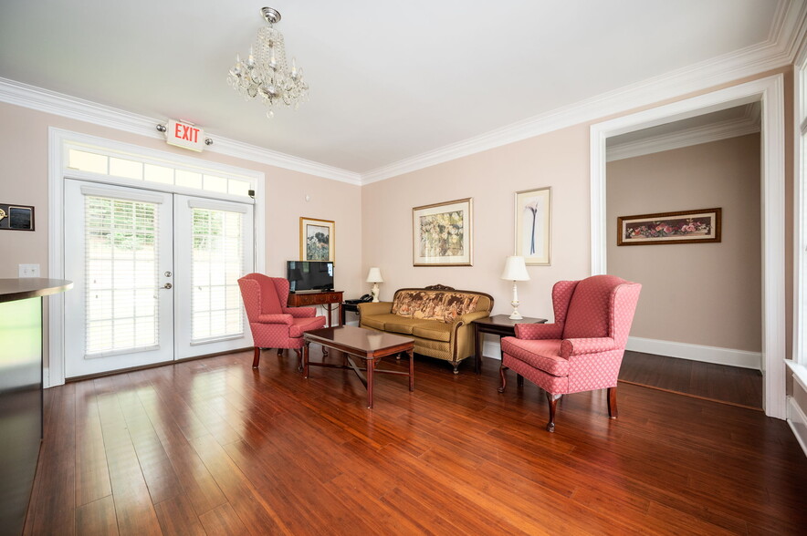 More Photos Of 5102 Covington Hwy, Decatur Medical For Sale