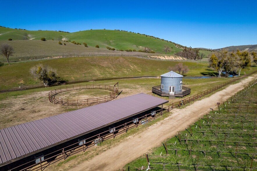 More Photos Of 535 Calf Canyon Hwy, Creston Winery Vineyard For Sale