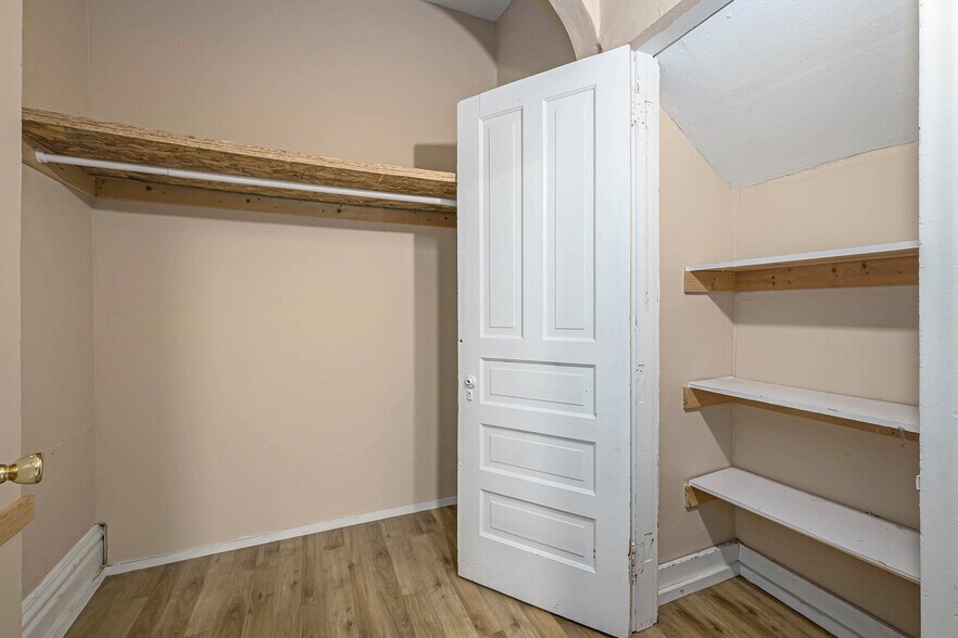 More Photos Of 2501 Poppleton Ave, Omaha Apartments For Sale