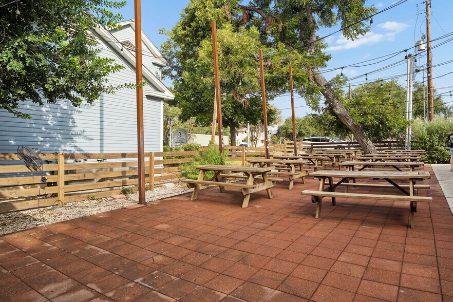 More Photos Of 217 W Hopkins St, San Marcos Restaurant For Sale