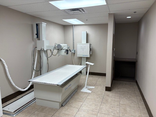 More Photos Of 1025 SW 4th St, Moore Medical For Lease