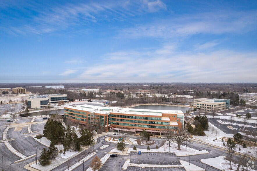 More Photos Of 275 N Field Dr, Lake Forest Office For Lease