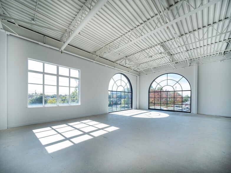 More Photos Of 2650-2672 St. Clair Ave W, Toronto Freestanding For Sale