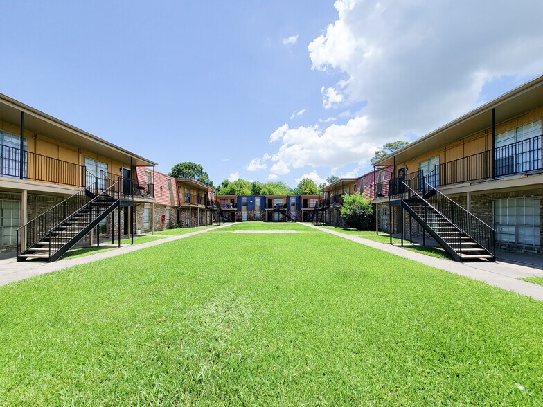 More Photos Of 1501 Poole Ave, Port Arthur Apartments For Sale