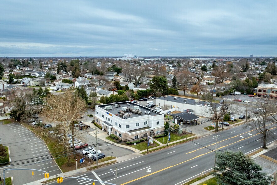 More Photos Of 651 Old Country Rd, Plainview Medical For Lease