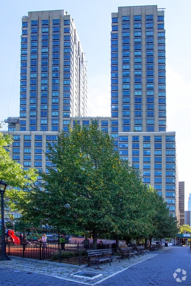 More Photos Of 160 Riverside Blvd, New York Apartments For Lease