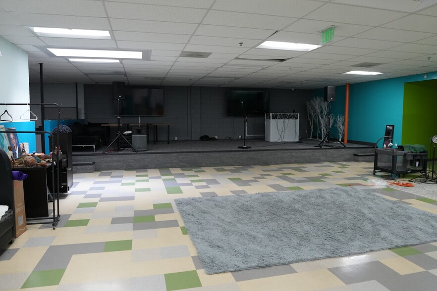 More Photos Of 4112 S Main St, Los Angeles Loft Creative Space For Sale