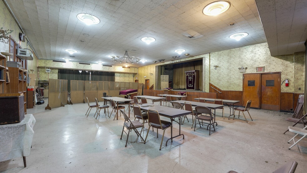 More Photos Of 711 W 179th St, New York Religious Facility For Sale