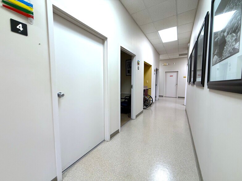 More Photos Of 3861 Oakwater Cir, Orlando Medical For Sale