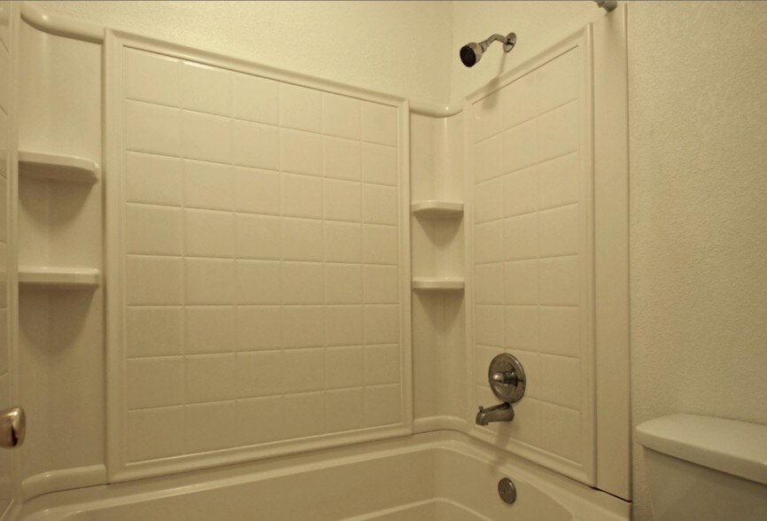 More Photos Of 601 E Coombs St, Alvin Apartments For Sale