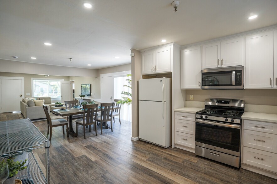 More Photos Of 932 Walnut Ave, Long Beach Specialty For Sale