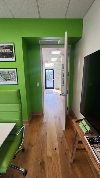 More Photos Of 363 S Main St, Alpharetta Freestanding For Lease