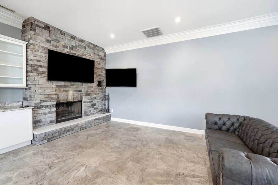 More Photos Of 8177 S Route 48, Maineville Office For Sale