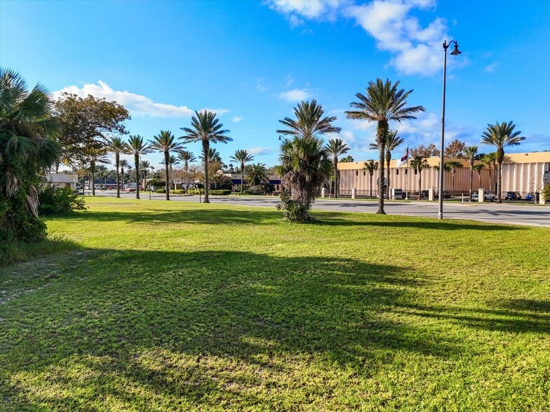 More Photos Of 1745 S Ridgewood Ave, Daytona Beach Land For Sale