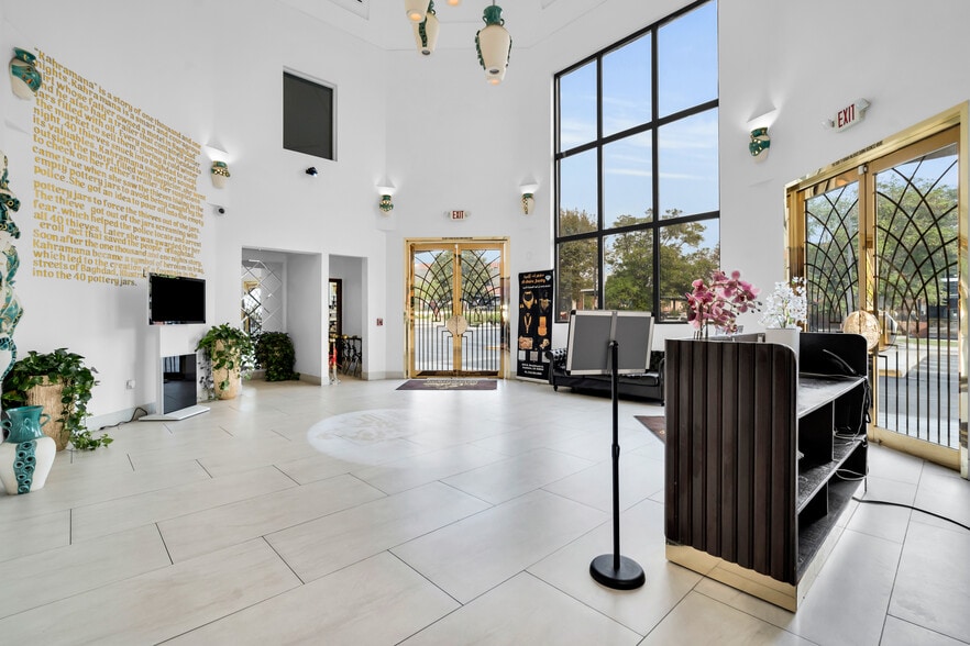 More Photos Of 345 W Foothill Blvd, Upland Restaurant For Sale