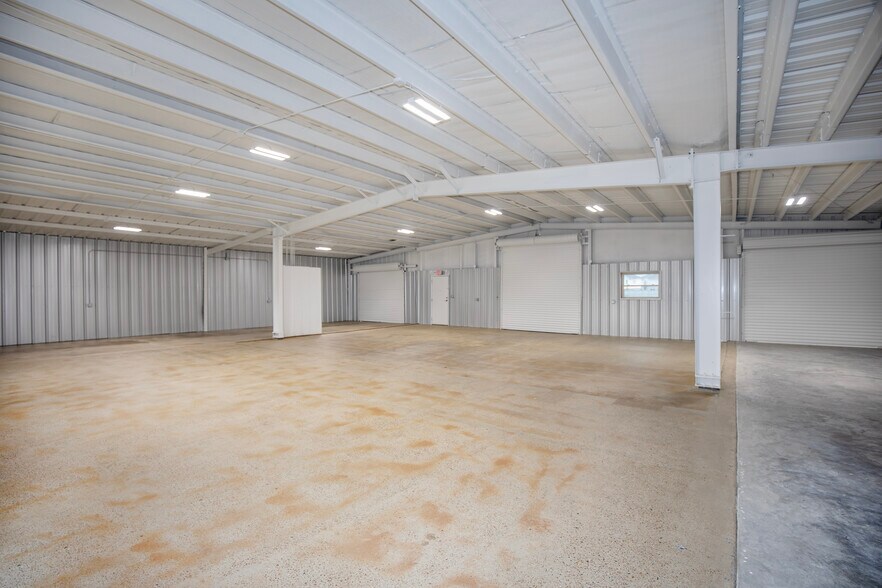 More Photos Of 1250 Winfield Ln, Kemah Industrial For Lease