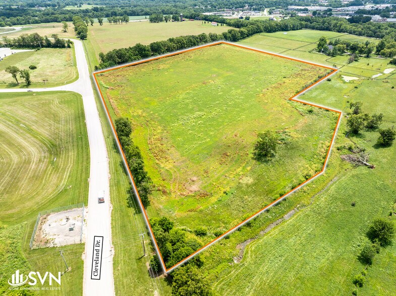 More Photos Of Cleveland Dr, Paris Land For Sale