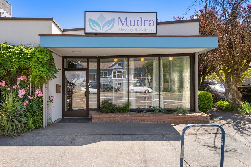 More Photos Of 2906 NE Glisan St, Portland Office For Sale