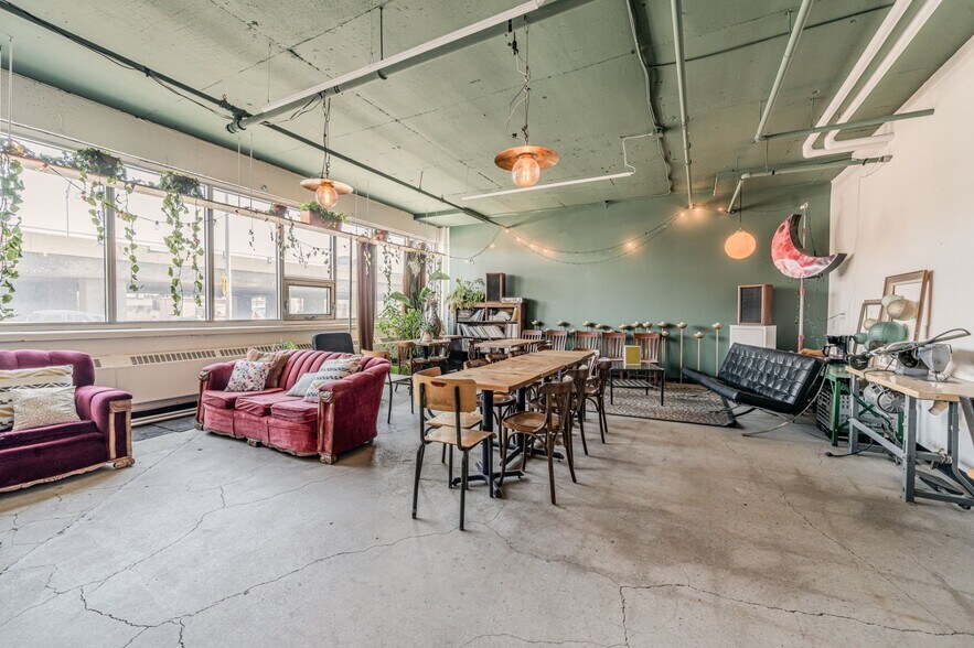 More Photos Of 3333 Boul Crémazie E, Montréal Loft Creative Space For Lease