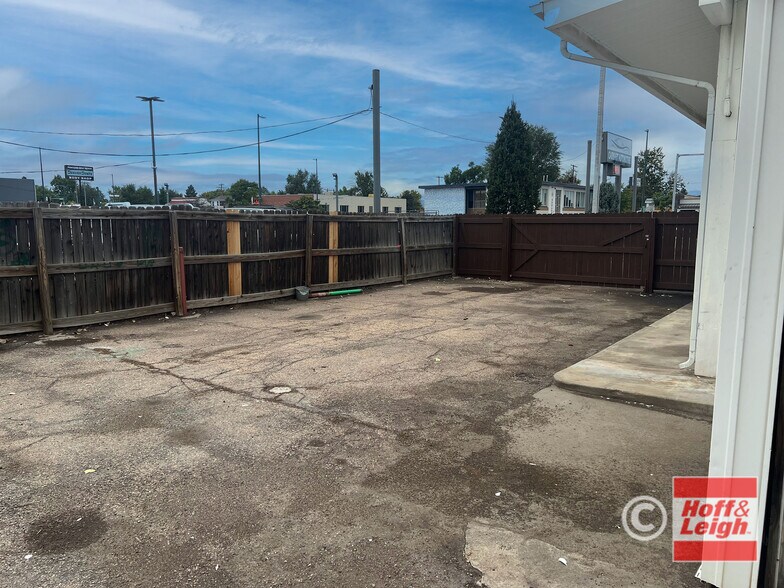 More Photos Of 4000 S Broadway, Englewood Auto Repair For Lease