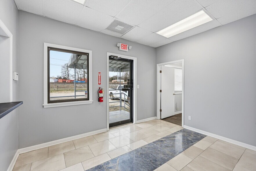 More Photos Of 476 Moreno Street St, Gainesville Distribution For Lease
