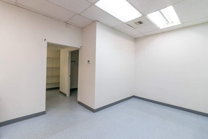 More Photos Of 6610 NE 181st St, Kenmore Medical For Lease