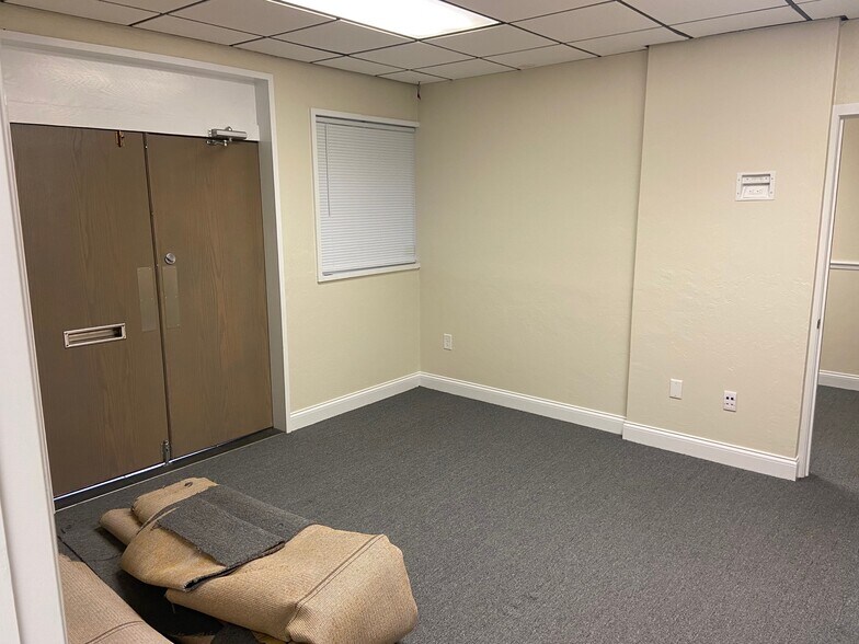 More Photos Of 3501 SW 2nd Ave, Gainesville Restaurant For Lease