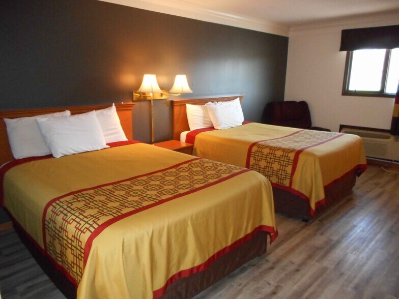 More Photos Of 1915 Highway 59 S, Thief River Falls Hotel For Sale