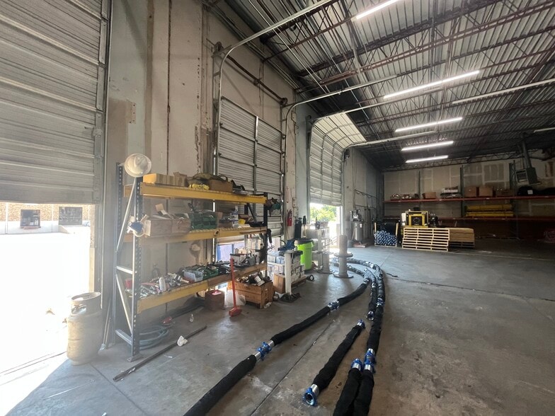 More Photos Of 4130-4150 Will Rogers Pky, Oklahoma City Warehouse For Lease