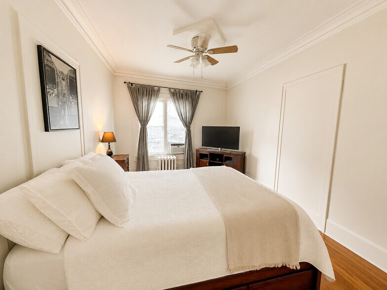 More Photos Of 808 Arlington Ave, La Grange Multifamily For Sale